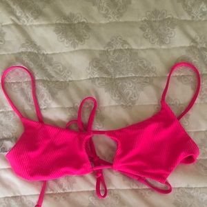 Frankie’s bikinis Mila top!